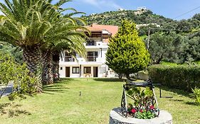 Santa Maria Studios & Apartments